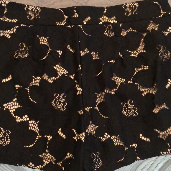 Express shorts size 4 - Picture 2 of 4